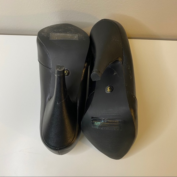 🚫SOLD🚫Olivia Miller Heeled Shoe with gold zipper - Picture 4 of 4